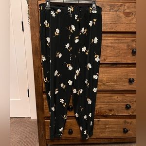 NAVY FLORAL PAPER BAG PANTS